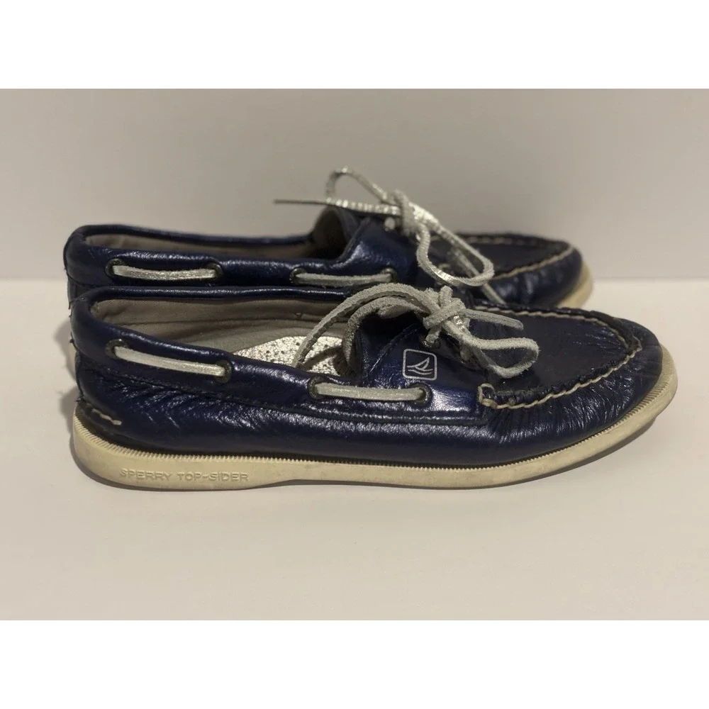 Sperry TopSider Metallic Blue Leather Women's‎ Boat Shoes Charms Size 6M